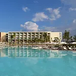 Family Selection At Grand Palladium Select Costa Mujeres