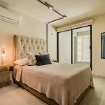 Casa Aldama- Style & Convenient Apartments