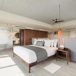 Hyatt Vivid Grand Island Cancun (Adults Only)