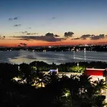 Amazing Oceanviews Beachfrt Condo Walk To Eat, Drink, Play