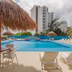 Amazing Oceanviews Beachfrt Condo Walk To Eat, Drink, Play