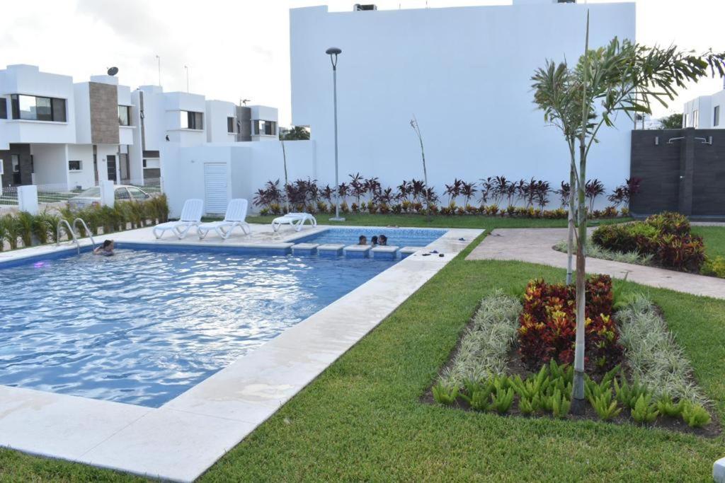 Casa Llena De Vida Con Alberca Holiday home Cancun
