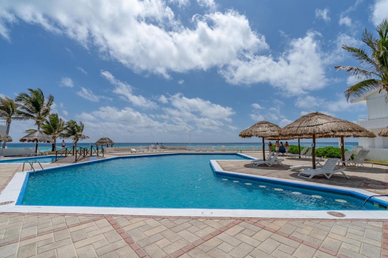 Ocean View Three Bedroom, Three Story Penthouse By The Aparthotel *