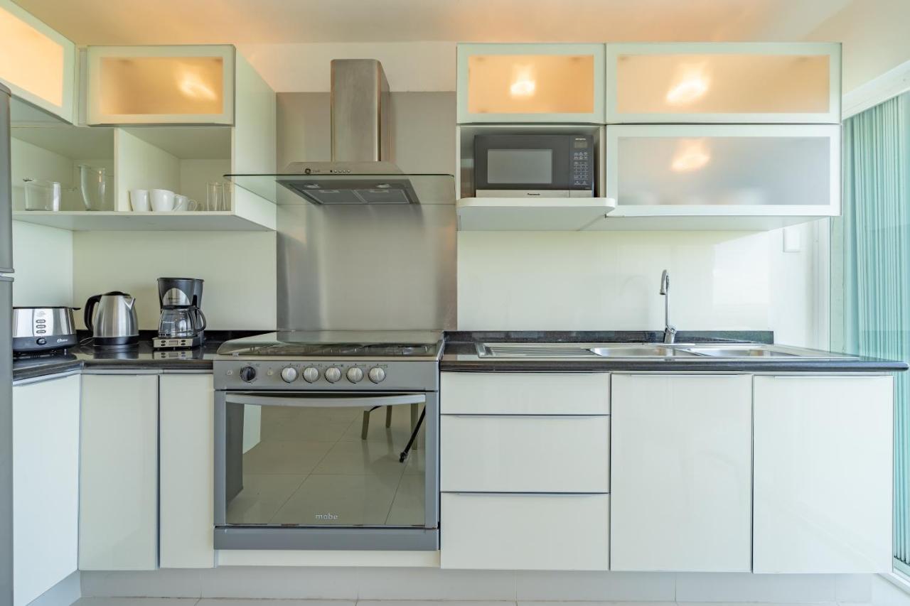 Aparthotel Ocean View Three Bedroom, Three Story Penthouse By The