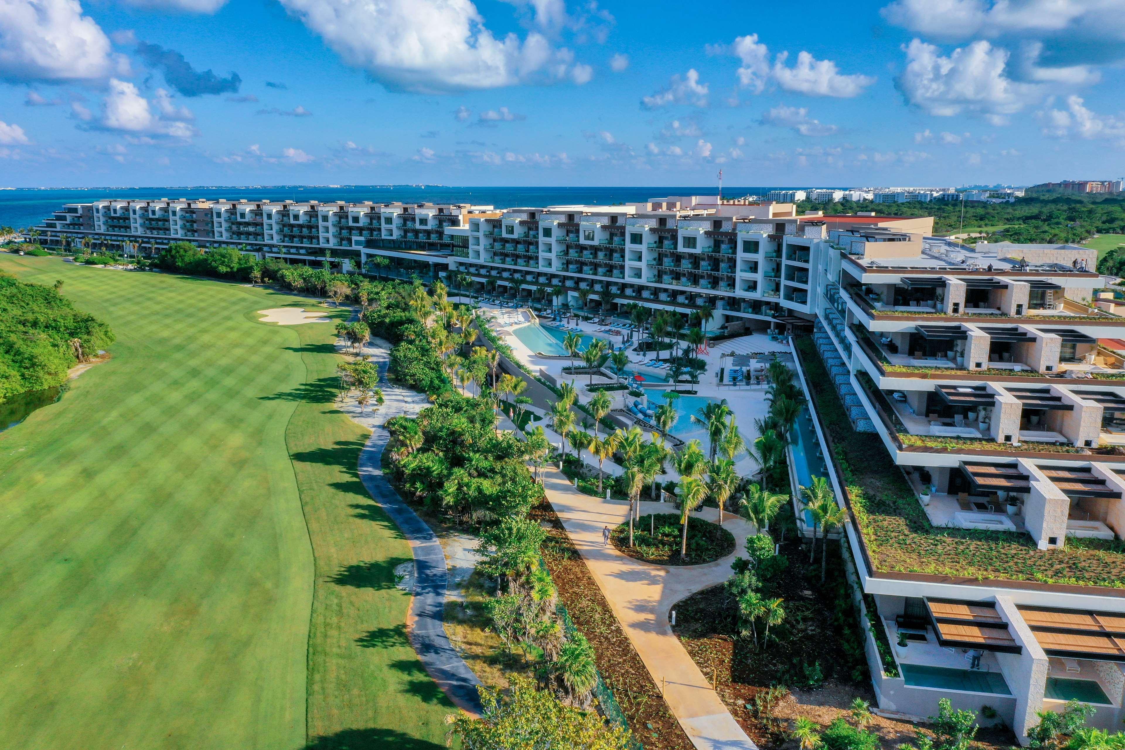 Estudio Playa Mujeres - Family Experience Resort