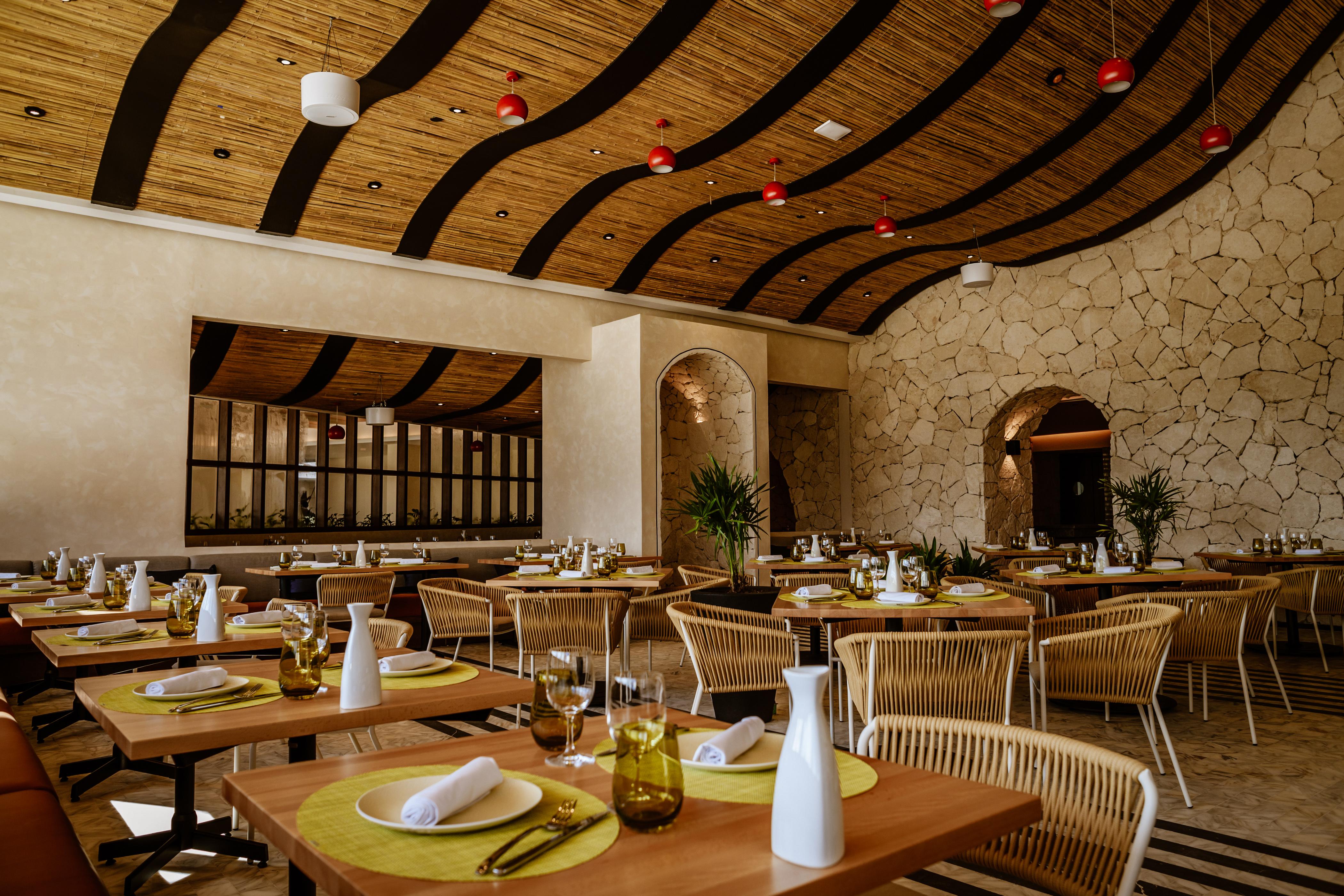 Estudio Playa Mujeres - Family Experience Resort 5*
