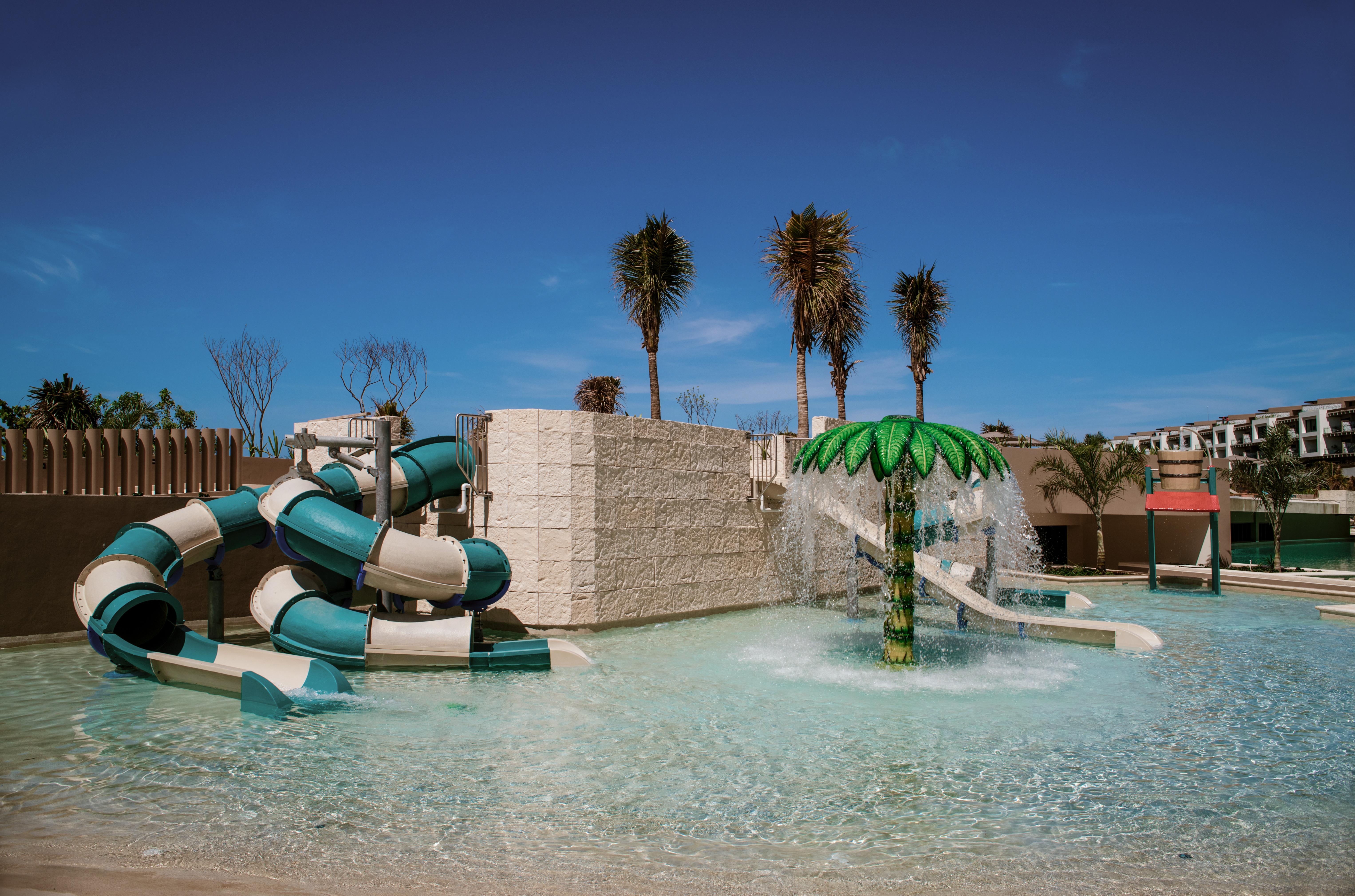 Resort Estudio Playa Mujeres - Family Experience