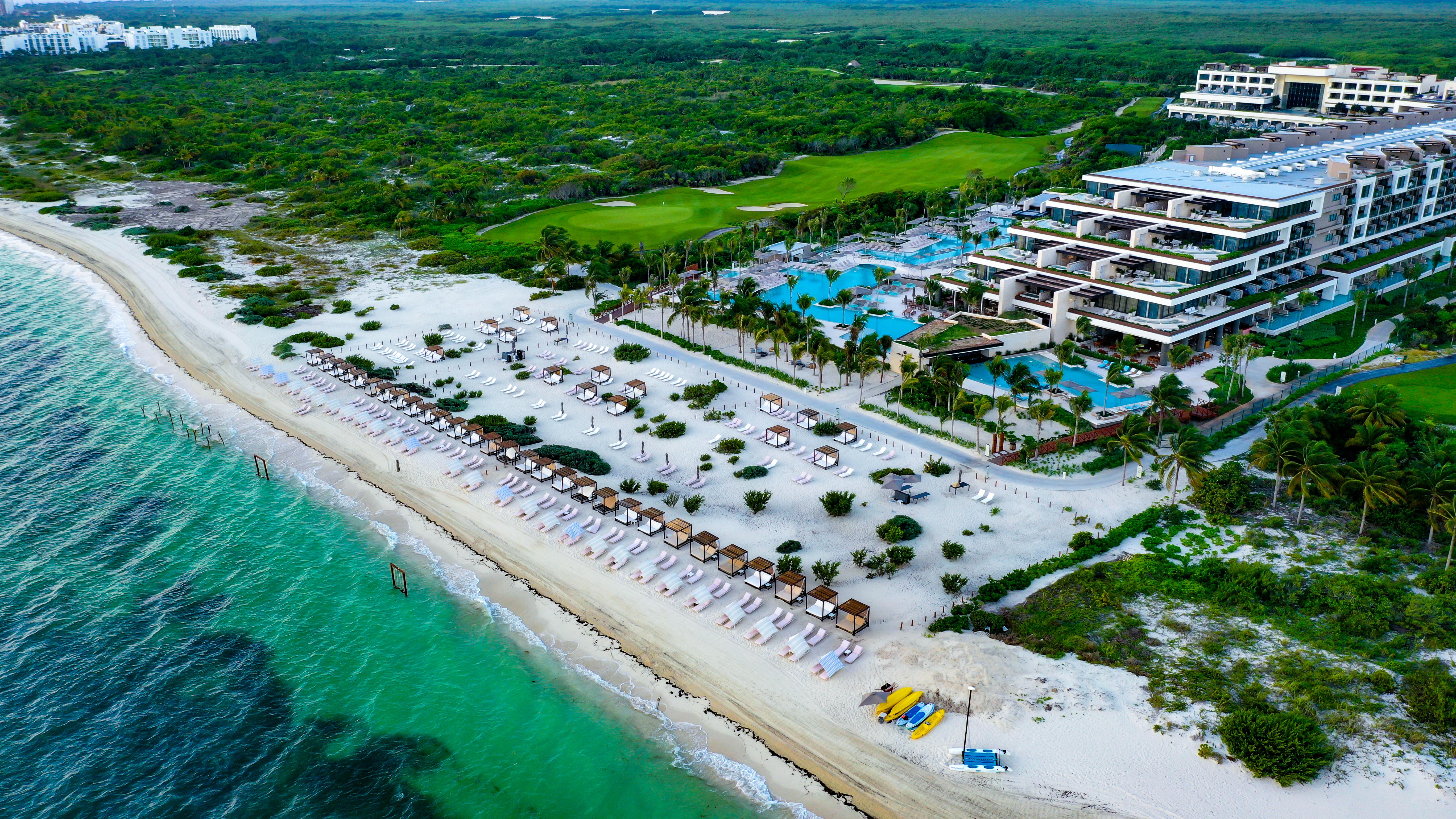 Estudio Playa Mujeres - Family Experience Resort