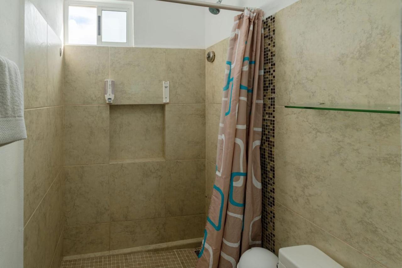 Holiday home Exclusive Building 6 People 3 Cable Televisions 2 Swimming Pools Balcony, Cancun