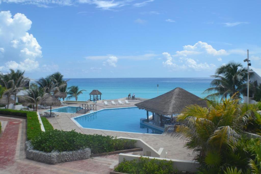 Private Room. Brisas. Zona Hotelera. * Cancun