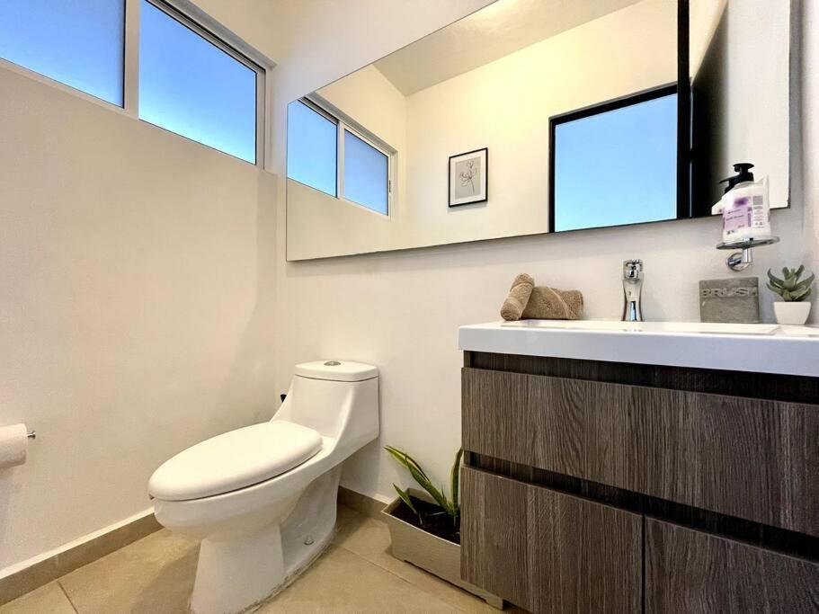 3br Beautiful House With Pool Close To The Beach! Holiday home