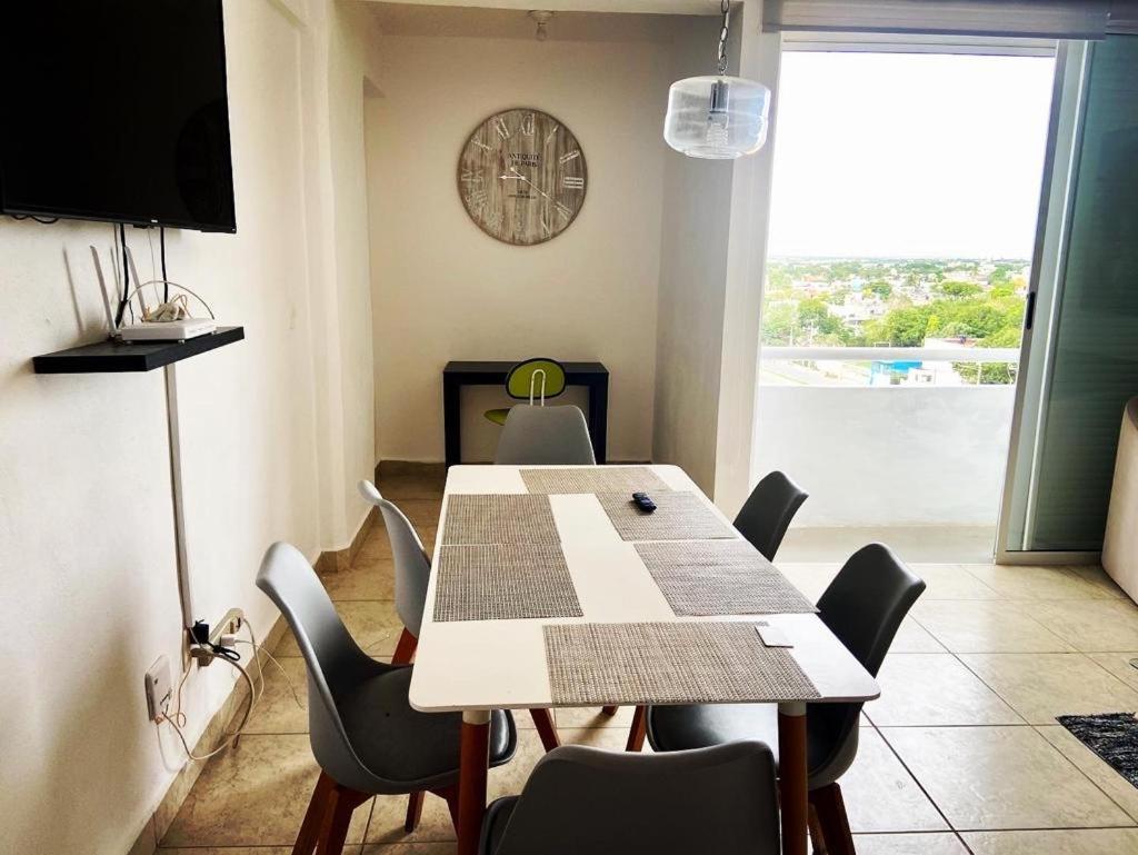 Exclusive Building 6 People 3 Cable Televisions 2 Swimming Pools Balcony, Holiday home Cancun