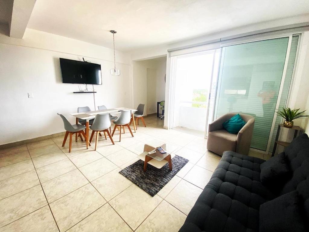 Exclusive Building 6 People 3 Cable Televisions 2 Swimming Pools Balcony, Holiday home