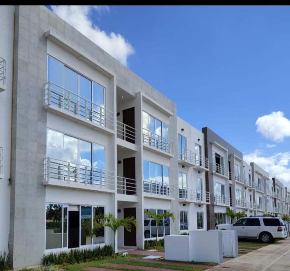 Departamento Familiar En Poligono Sur, A 25 Min De Las Playas Y 5 Min Del Santuario Desatadora De Nudos *