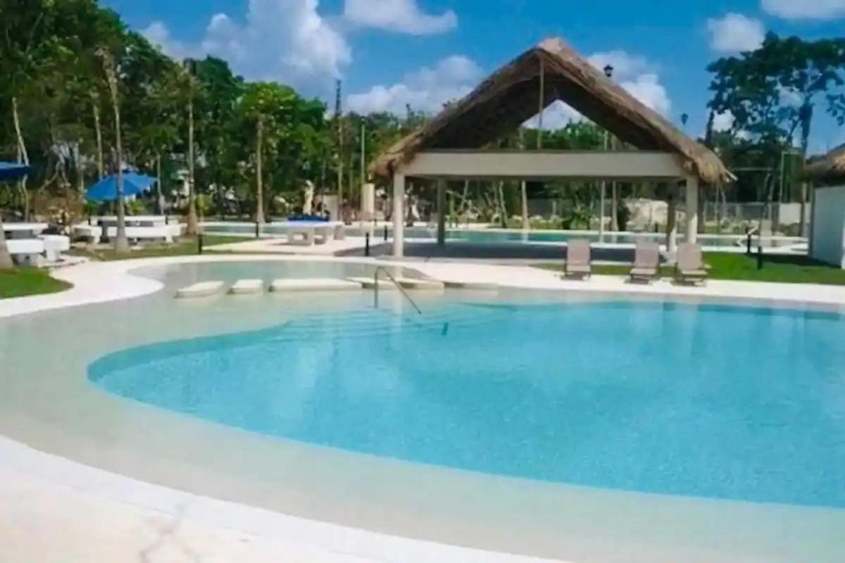 Exclusive Building 6 People 3 Cable Televisions 2 Swimming Pools Balcony, Holiday home Cancun