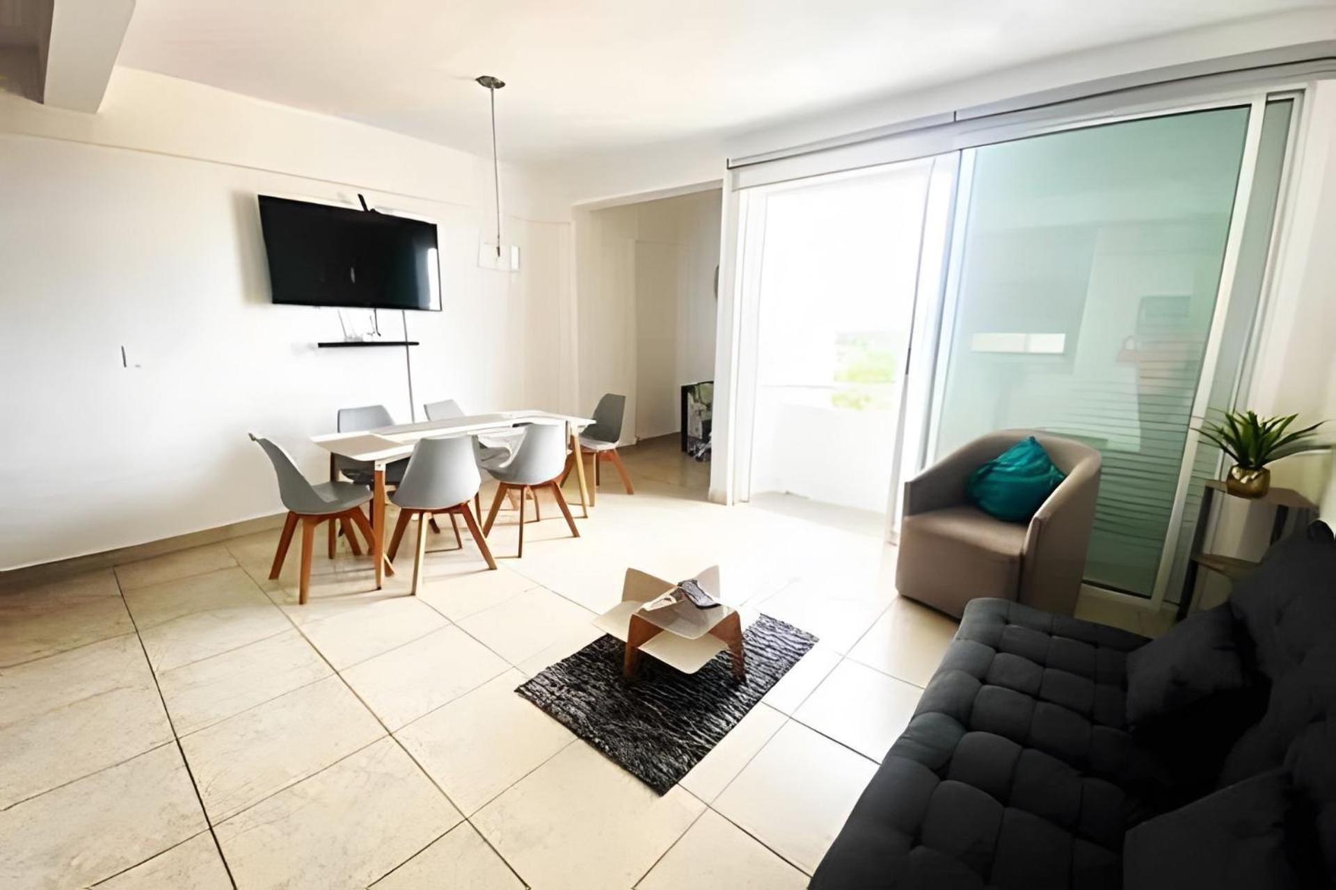 Exclusive Building 6 People 3 Cable Televisions 2 Swimming Pools Balcony, Holiday home Cancun