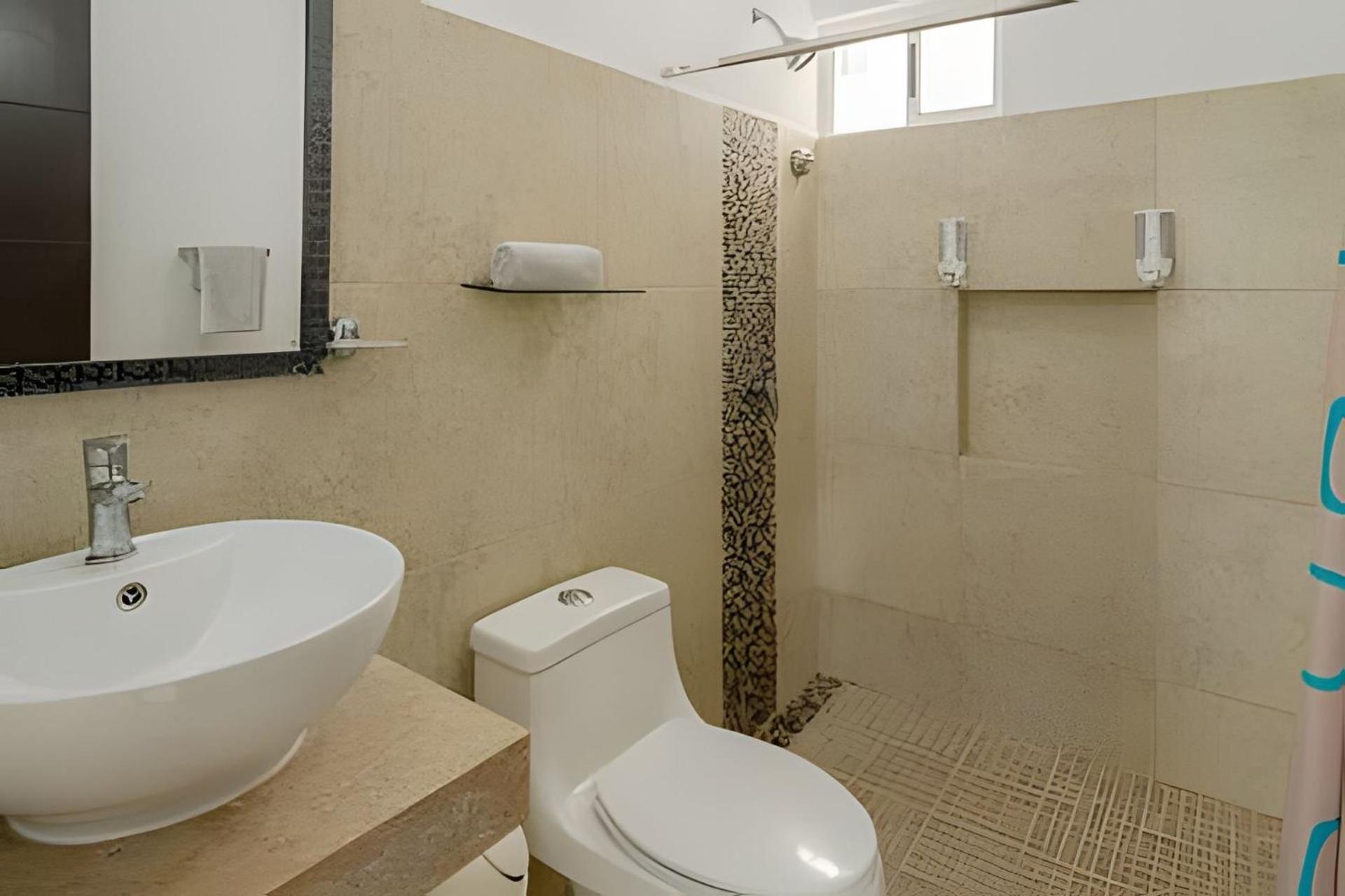 Exclusive Building 6 People 3 Cable Televisions 2 Swimming Pools Balcony, Holiday home *