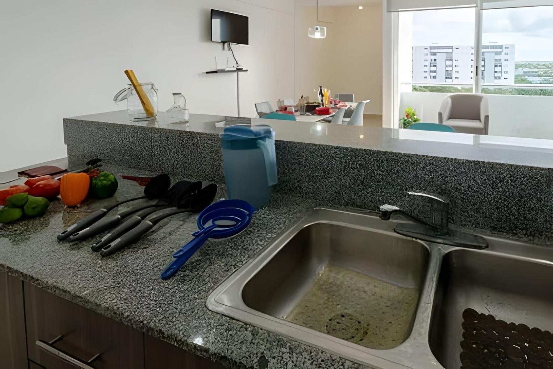 Exclusive Building 6 People 3 Cable Televisions 2 Swimming Pools Balcony, Cancun
