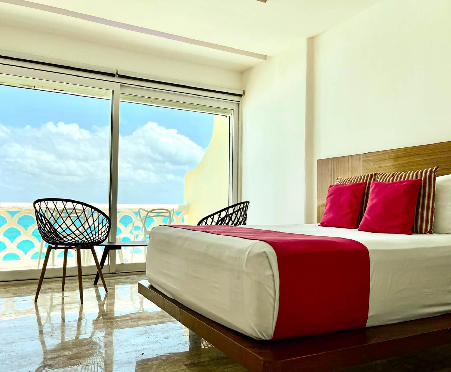 Beachside * Cancún
