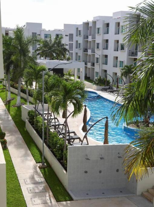Hermoso Departamento Con Alberca Y Seguridad Cancún