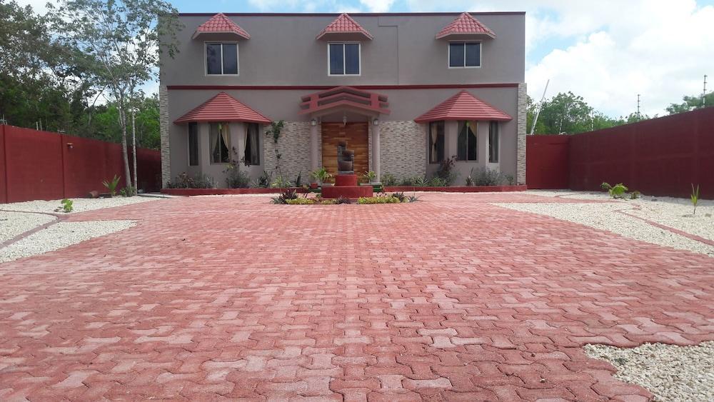 Oasis Airport Hotel