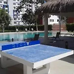 Apartamento exclusivo piscina, jaccuzi, céntrico.