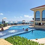 Punta Me Apartment Beach Front In The Hotel & Waterpark