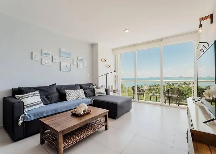 ☆Blue Nest- Beachfront Apartment By Casa Paraiso☆