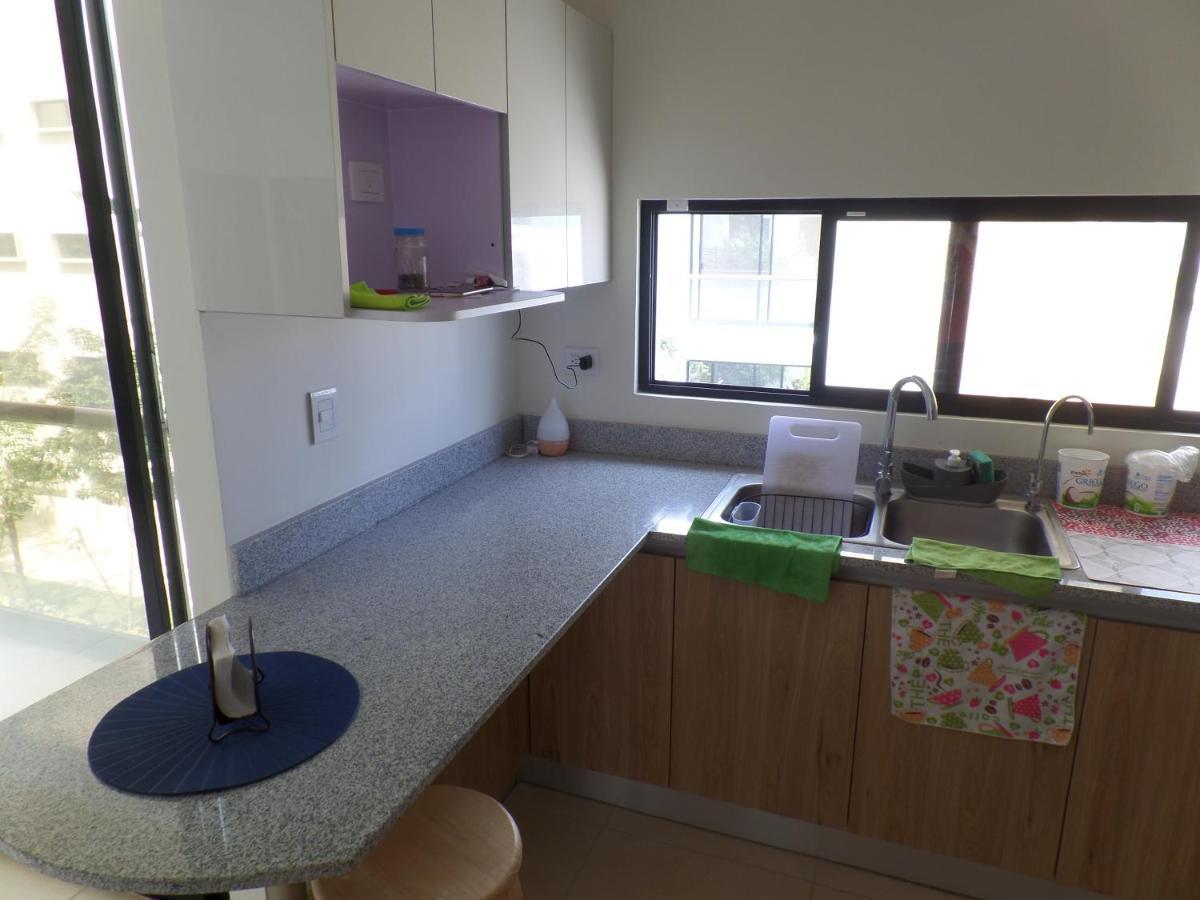 One Night A Shared Apartament - Airport