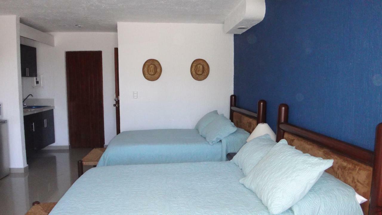 Apartment Remodeled Studio In Beachfront Condominium