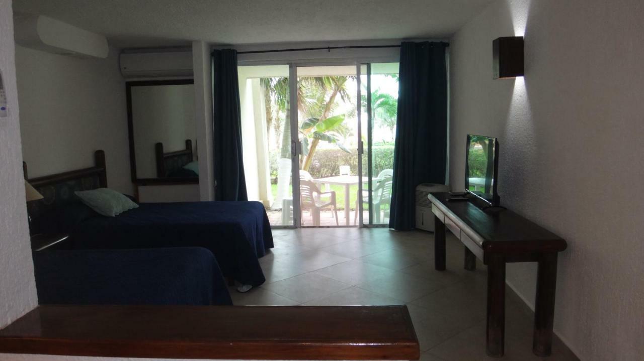 Apartment Remodeled Studio In Beachfront Condominium *