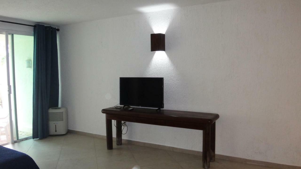 Remodeled Studio In Beachfront Condominium Cancun