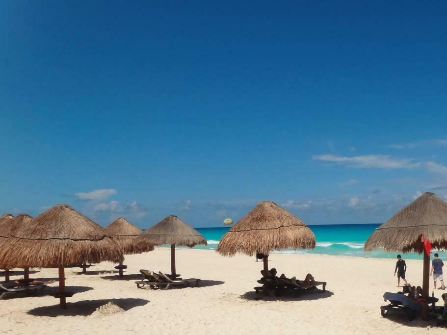 Remodeled Studio In Beachfront Condominium Apartment Cancun