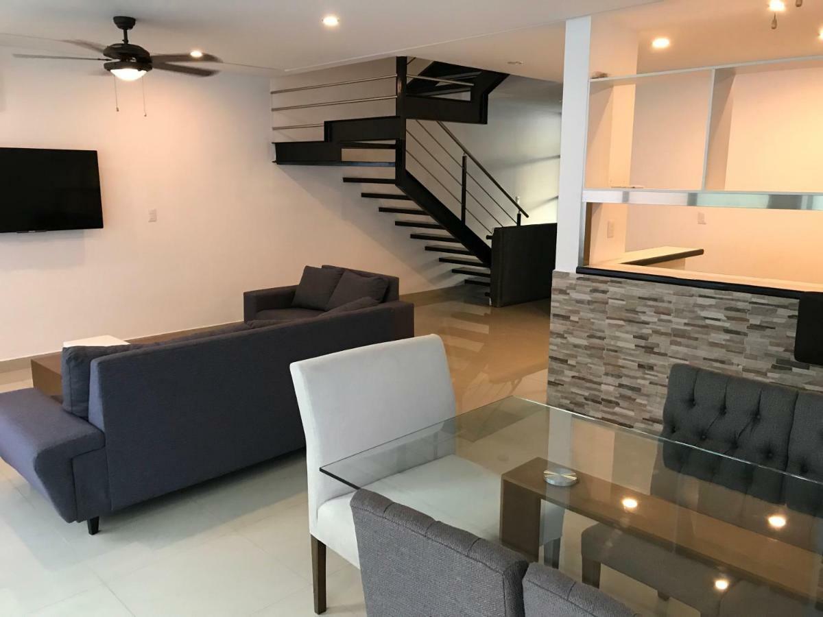 Airport Zone Habitación en casa particular Cancún