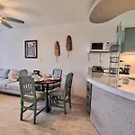 Oceanfront Condo Bm By Andiani Travel