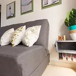 Bright & Relaxing Full Apartment
