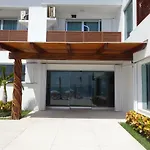 Ocean Front, Amazing Views