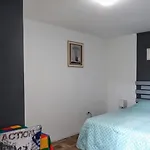 Room In Guest Room - Room 2, Private Bathroom, A C, Wi-Fi 50 Mbps In Downtown Cancun