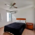 3 Bedrooms Queen Beds Appartement / Bonampak Ave.