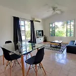 3 Bedrooms Queen Beds Appartement / Bonampak Ave.