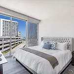 Luxury 3Br Condo* Rooftop Pool, Near The Beach