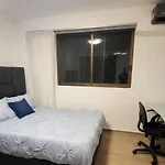 Departamento de 3 habitaciones y 3 baños.