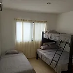 Hermosa Casa A 15 Minutos Del Aeropueto De Cancun En Exclusivo Fraccionamiento Residencial