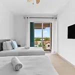 4 Bedroom Apartment, 8 Guests