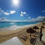 Cancun Plaza Condo Hotel