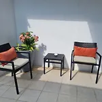 Apartamento Con Comedor Exterior