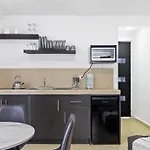 Estudio Con Cocina Equipada