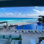 Ocean View Giness