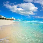 Beachside House In Hotel Zone With Bbq And Luxury Amenities