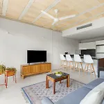 Spacious Large Loft With Pool